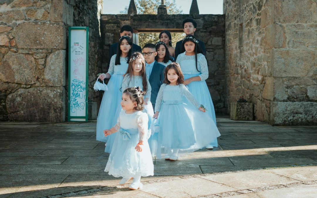 Comment Choisir la Meilleure Nounou pour Garder les Enfants lors de votre Mariage