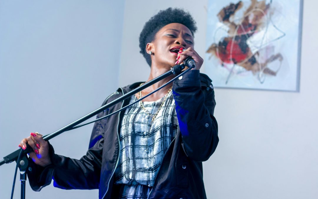 Les Clés pour Choisir un Chanteur de Talent pour votre Événement